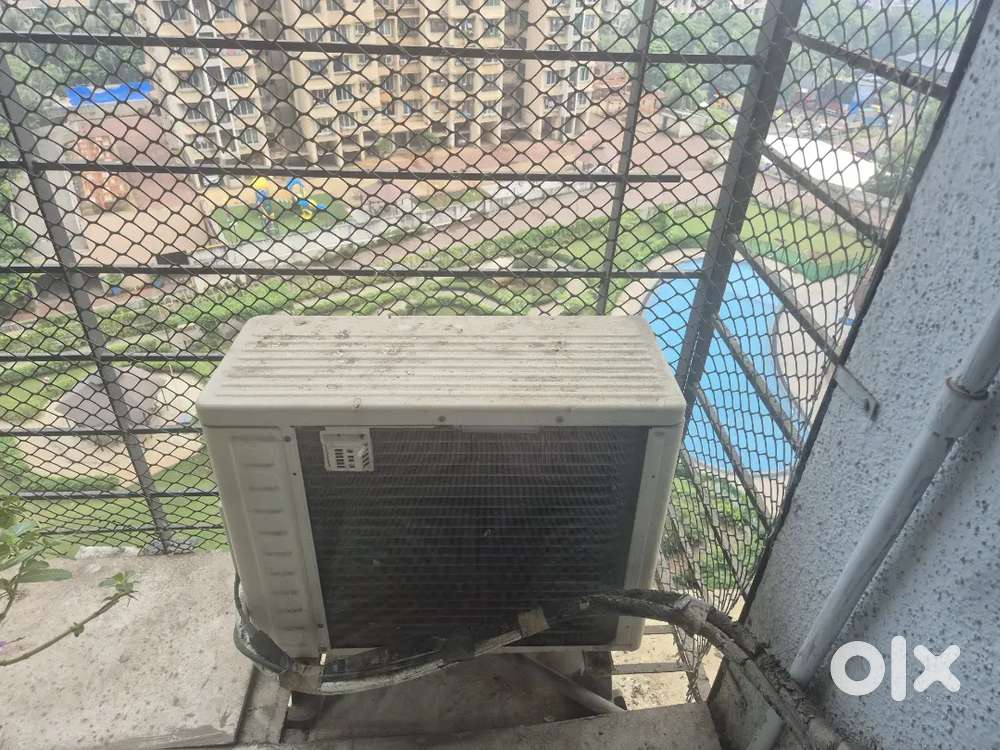 1 Hitachi AC 1 TN, 5 Star-INV with outdoor unit, purchased on 19.5.23