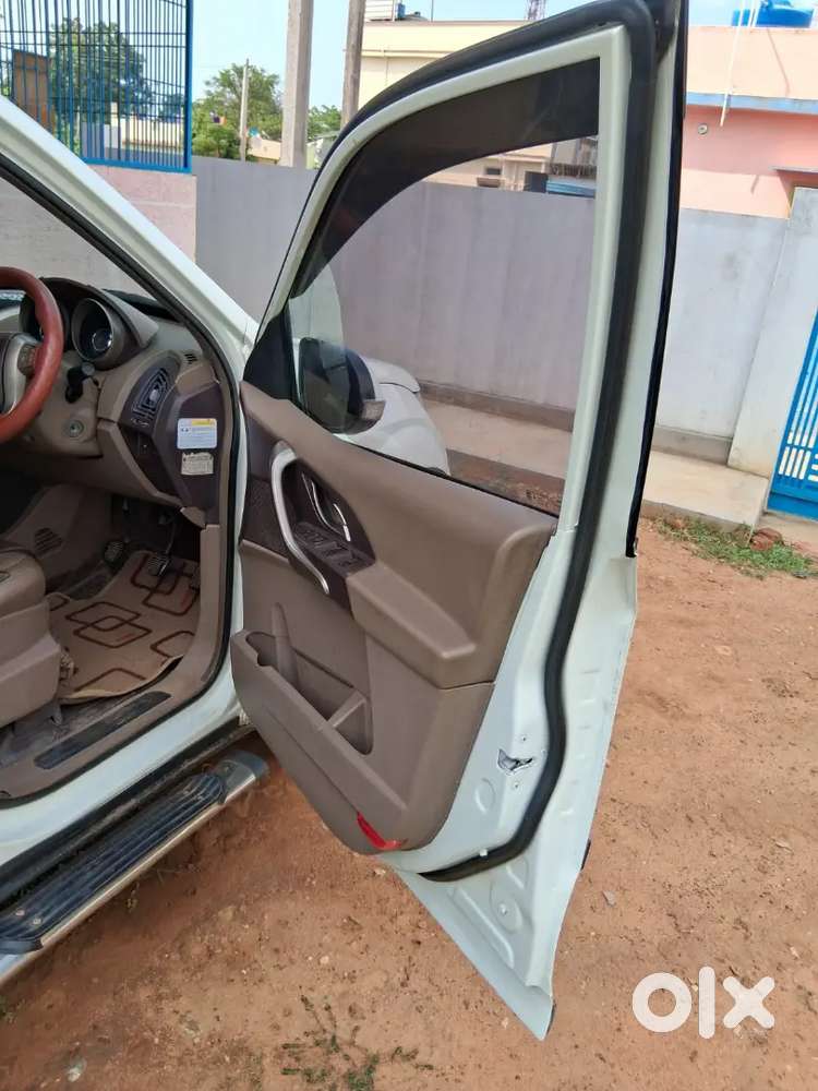 Mahindra Xuv500 Diesel Automatic 2013