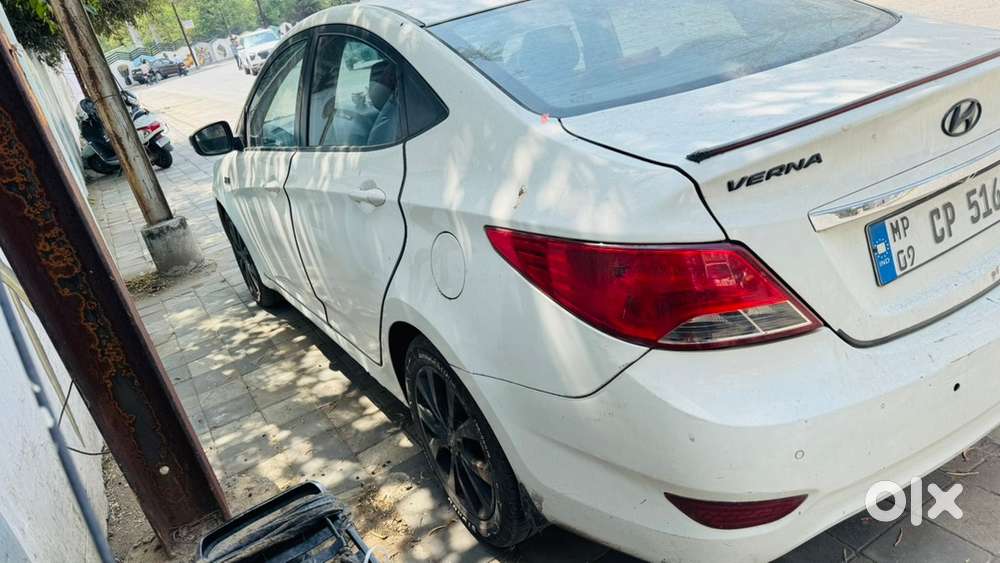 Hyundai Fluidic Verna 2014