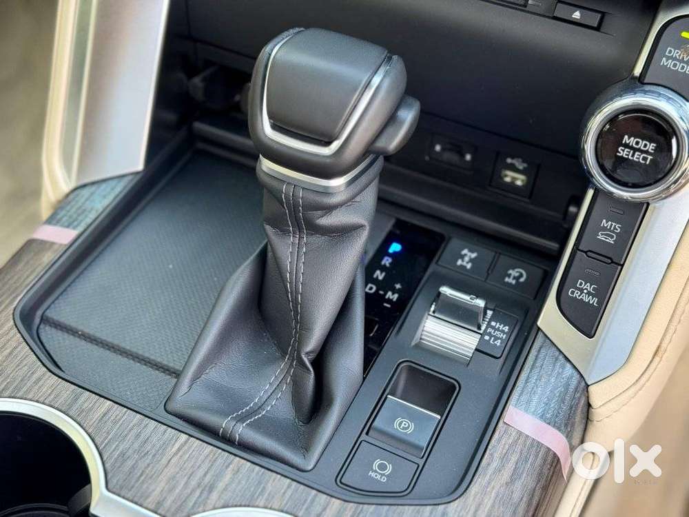 Toyota Land Cruiser Zx Petrol, 2025, Petrol