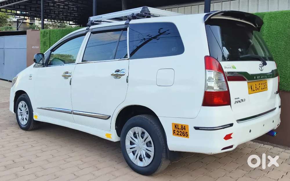 Toyota Innova,2.5,g4,2015,bsiv,7 Seater