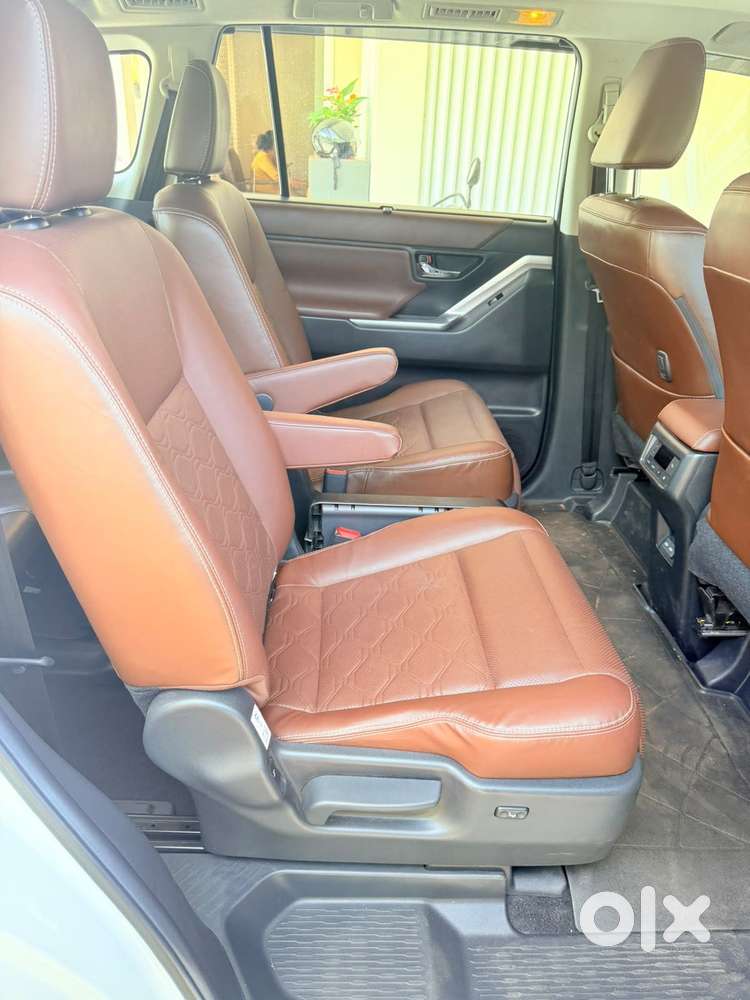 Toyota Innova Hycross 2.0 Zx (o) Hybrid 7 Str, 2024, Cng & Hybrids