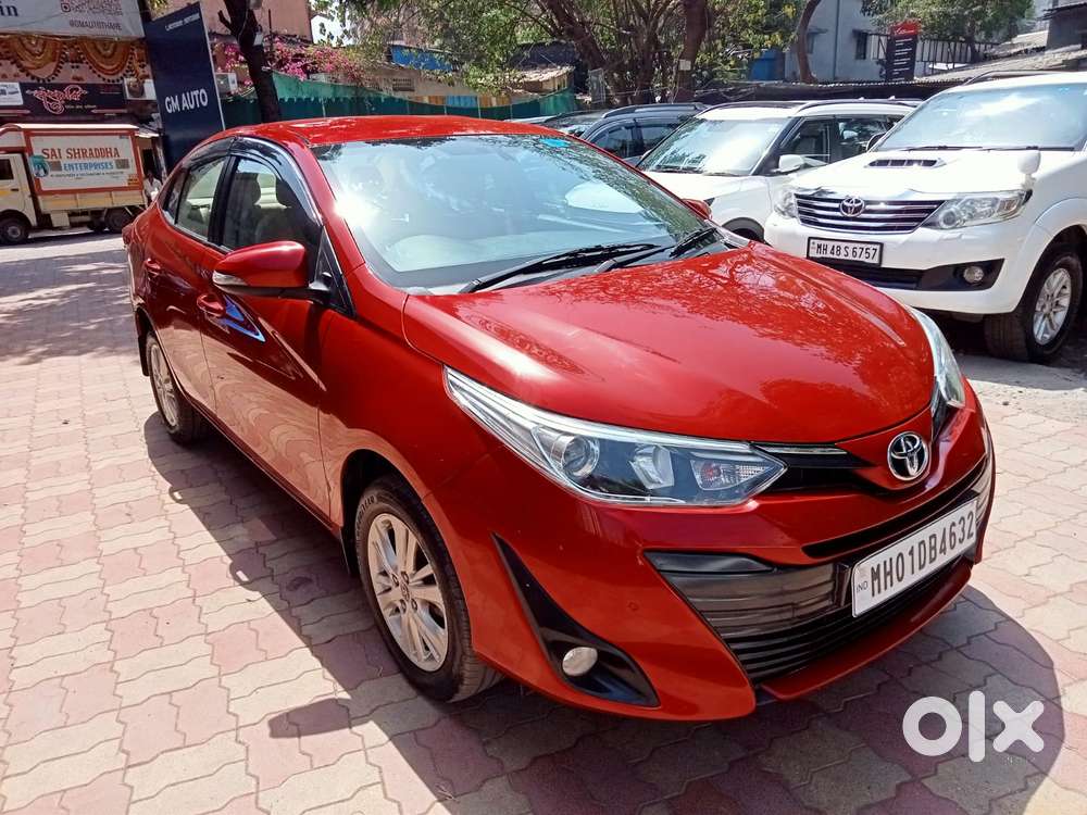Toyota Yaris V Cvt, 2018, Petrol