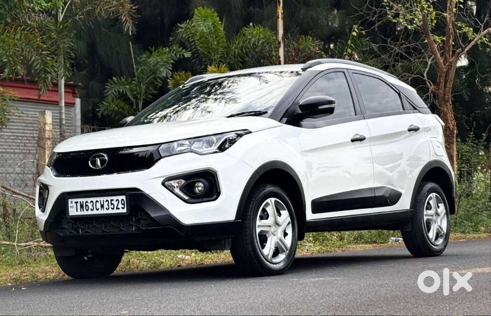 Tata Nexon, 2023, Petrol