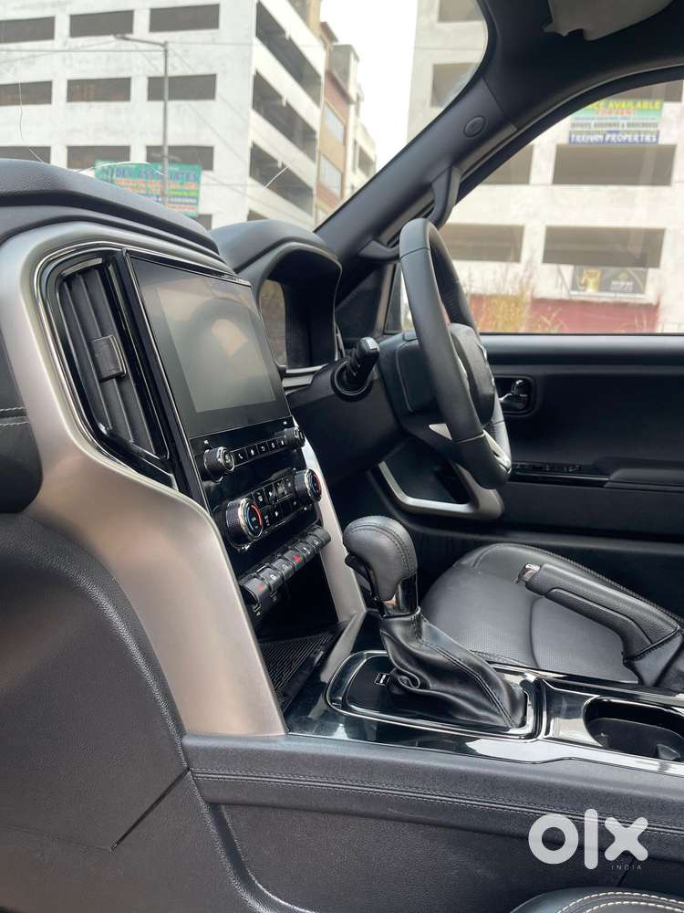 Mahindra Scorpio-n 2.0 Z8 L Petrol At 6 Str, 2025, Petrol