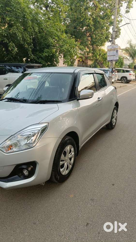 Maruti Suzuki Swift Vxi + Manual, 2023, Petrol