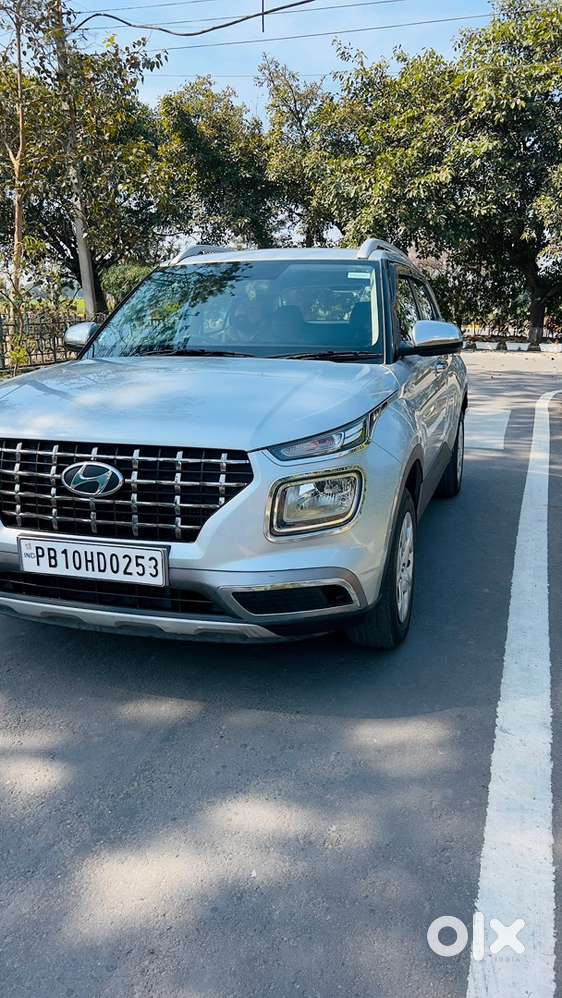 Hyundai Venue Petrol 2019