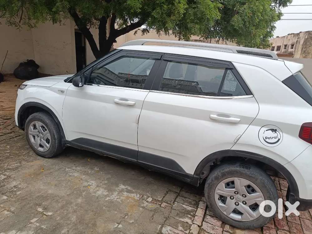 Hyundai Venue 2020 Manual Petrol Car