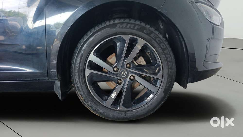 Tata Altroz Xza Plus (s) Dark Edition, 2023, Petrol