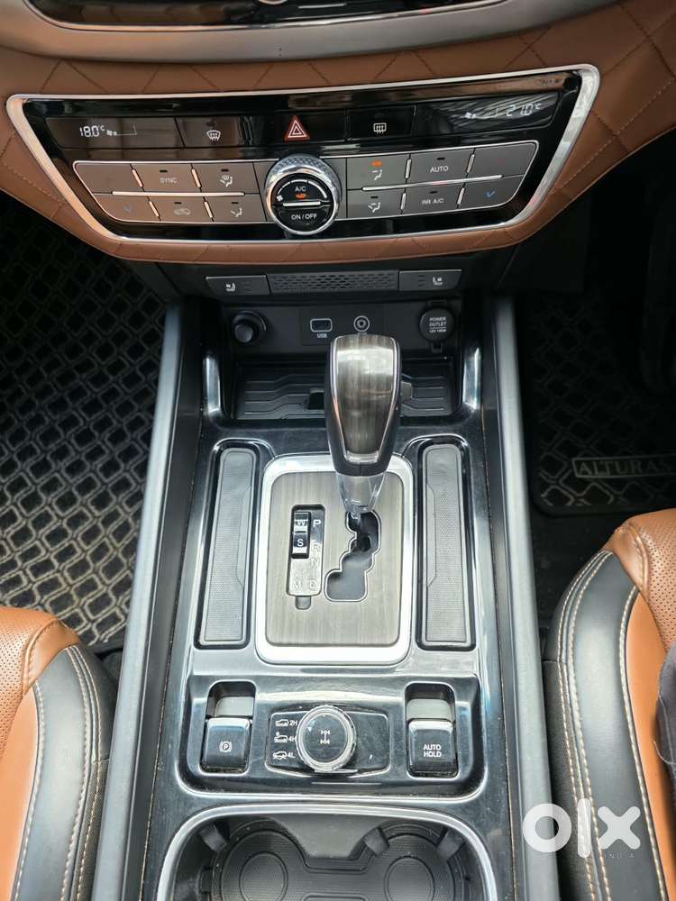 Mahindra Alturas G4 4wd At, 2019, Diesel