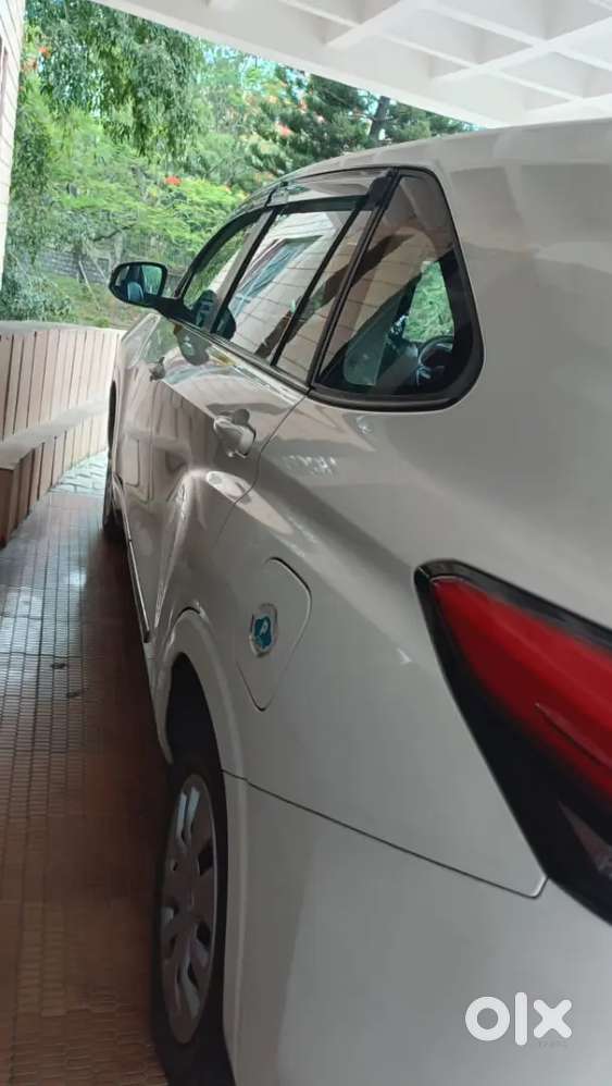 Toyota Innova Hycross 2023 Hybrid