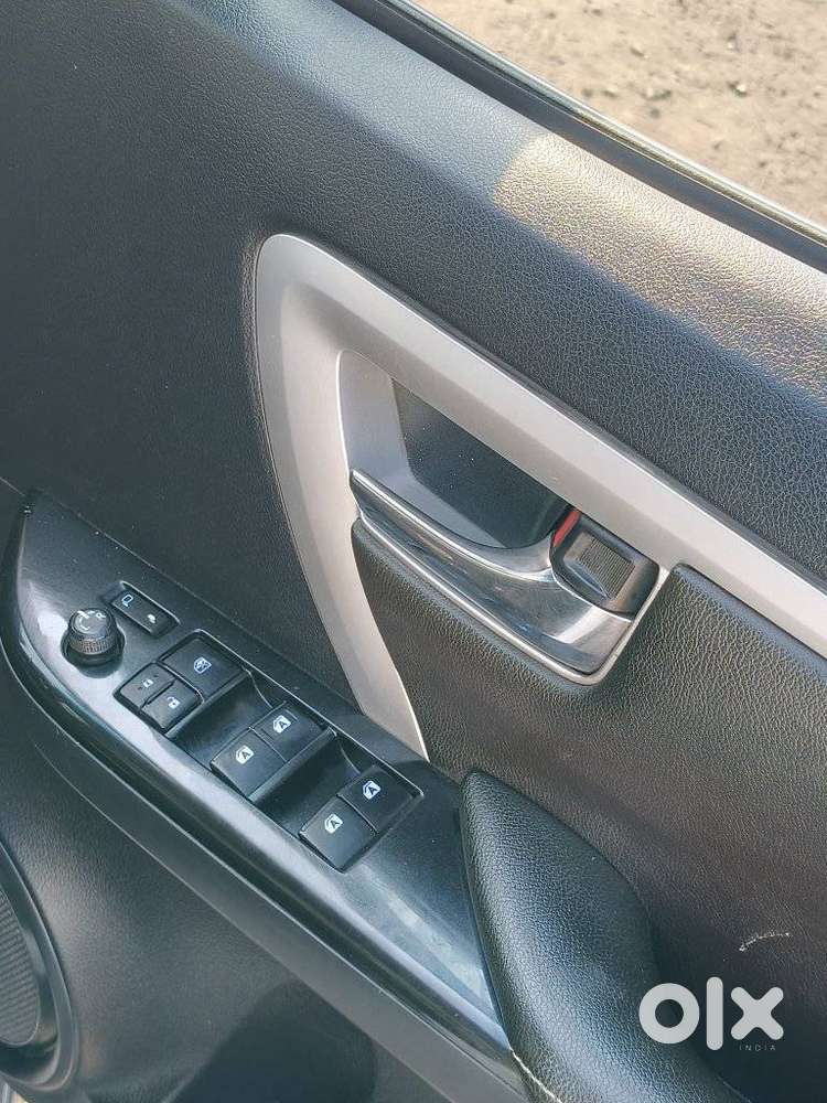 Toyota Fortuner Legender