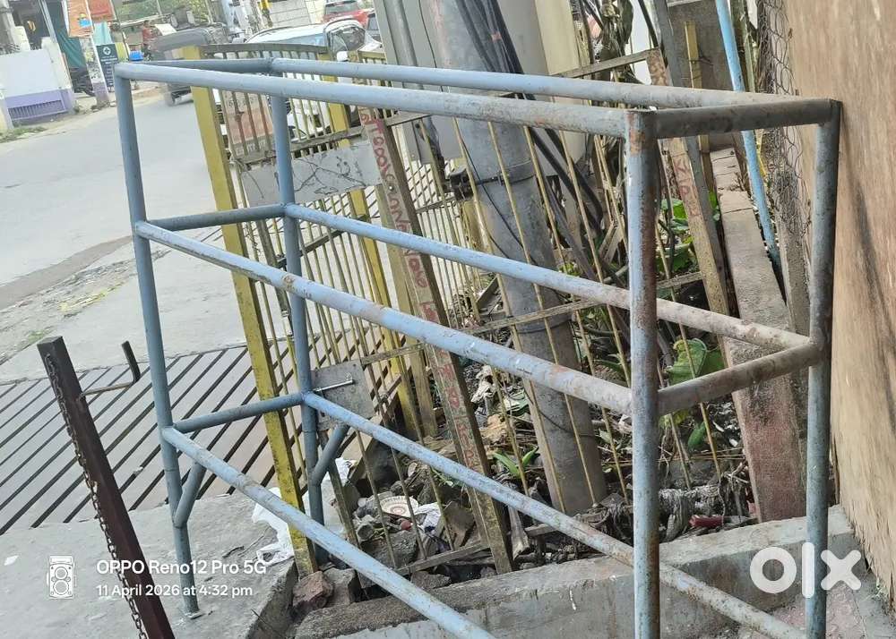 Tyre rack for outlet