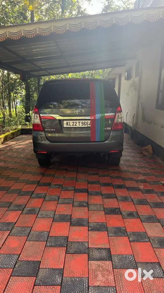 Toyota Innova Diesel 2015 Variant