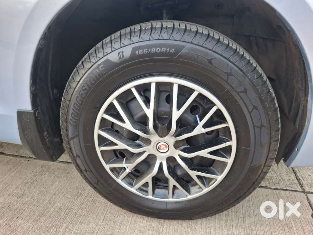 Maruti Suzuki Dzire 1.2 Vxi, 2016