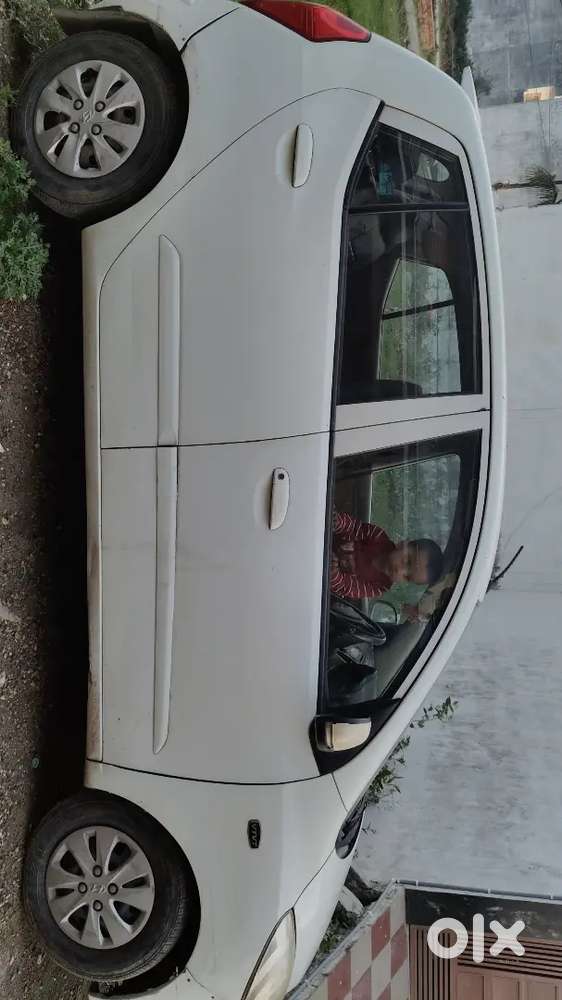Hyundai Motor India Ltd, I10 Sportz 1.2 , 5 Seating, Colour - C White,
