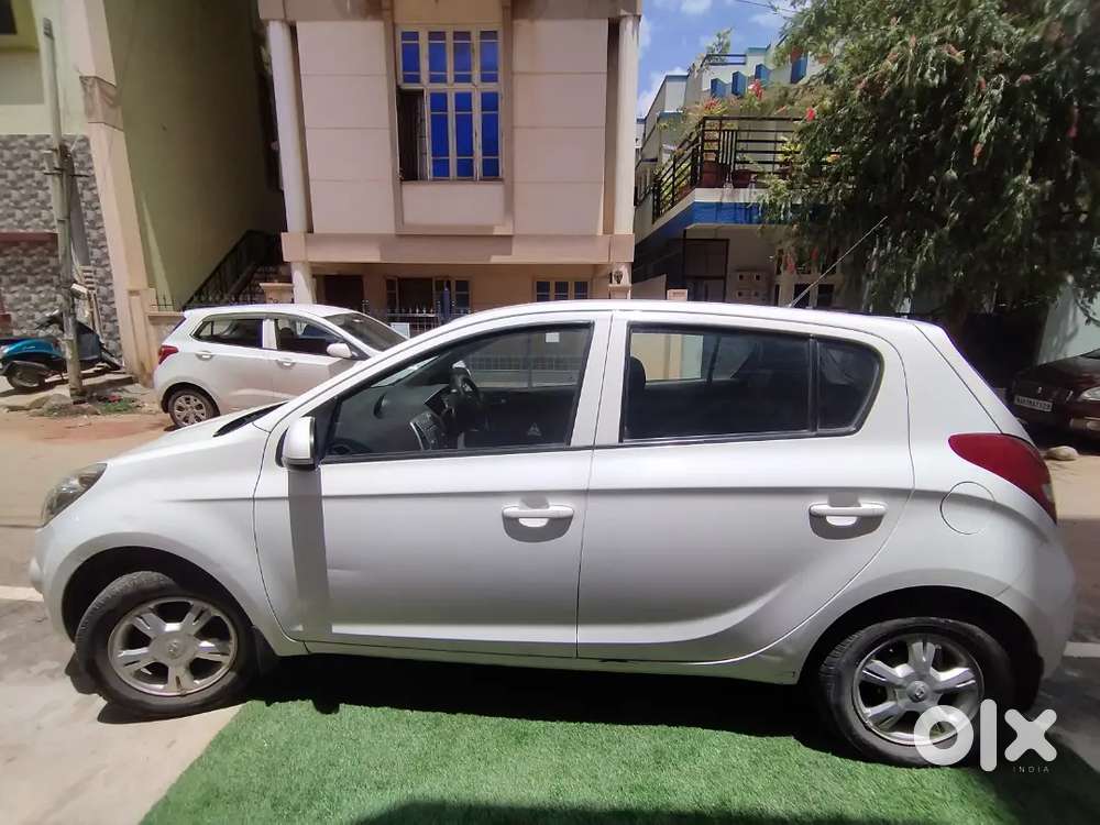 Hyundai I20 Sportz 2010 Petrol Owner Listing