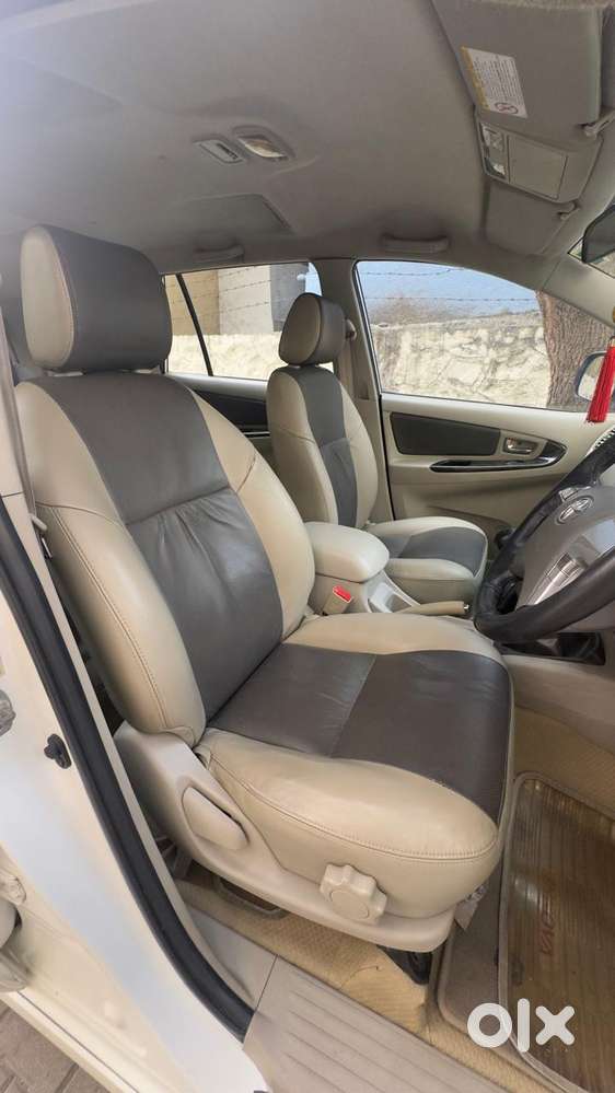 Toyota Innova 2.5 Zx Diesel 7 Seater Bsiii, 2014, Petrol