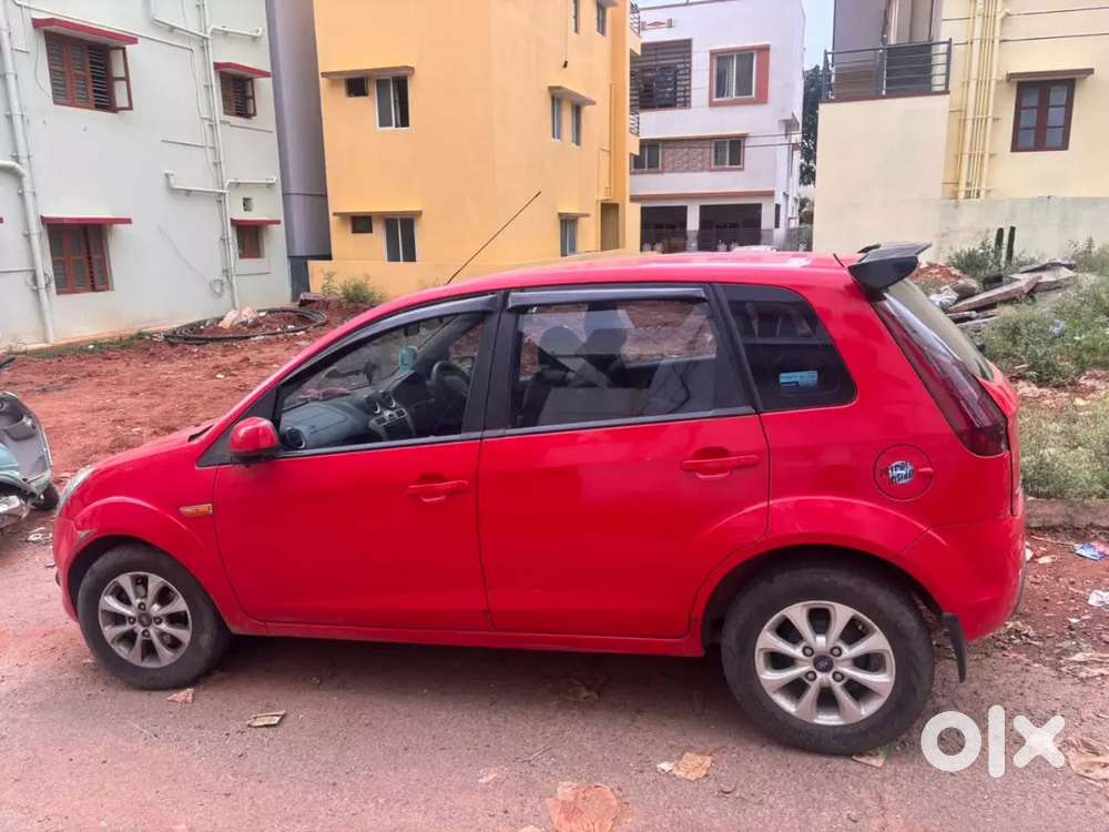 Ford Figo Petrol 2012 Variant