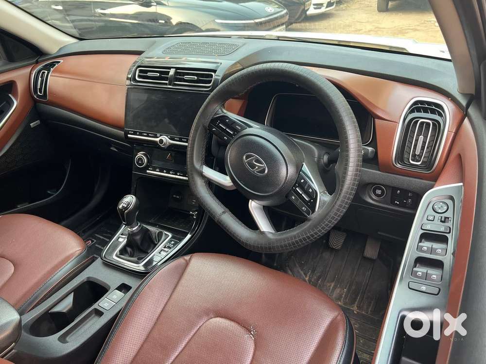 Hyundai Alcazar Signature Dual Tone, 2021, Petrol