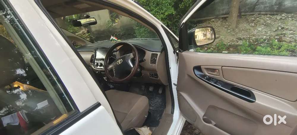 Toyota Innova 2.5 G 2015