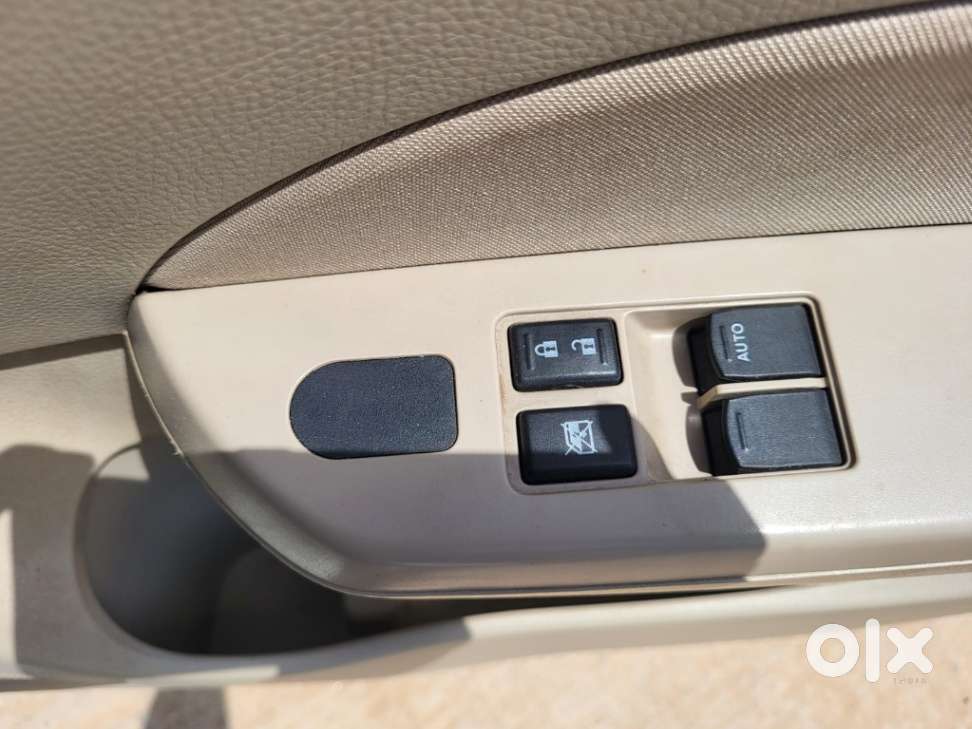 Maruti Suzuki Dzire 1.2 Lxi, 2015, Petrol