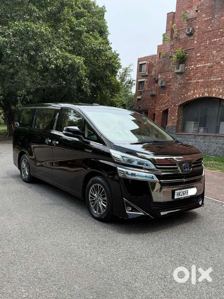 Toyota Vellfire Vip – Executive Lounge, 2023, Cng & Hybrids