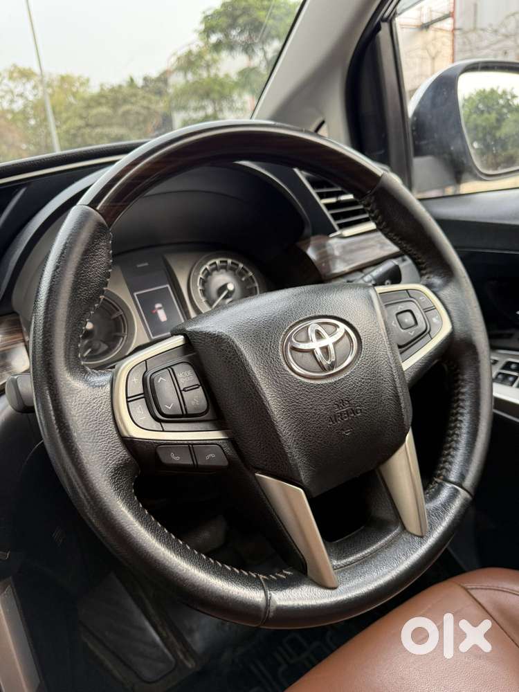 Toyota Innova Crysta 2.8 Zx At, 2017, Diesel