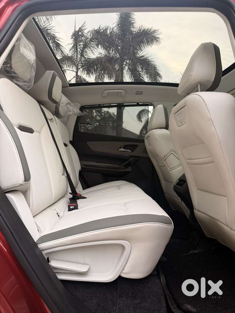 Mahindra Xev 9e Pack Three (top Model), 2025, Electric