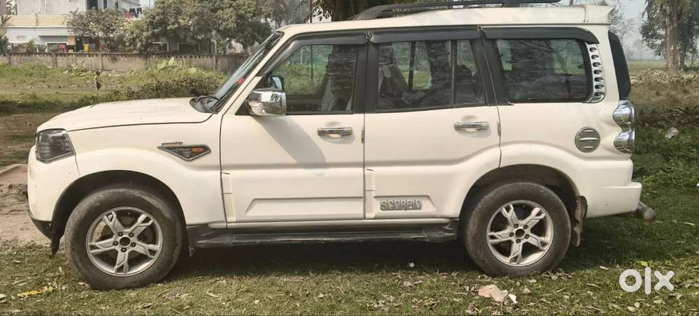 Mahindra Scorpio S10 22 Mhawk White Color With 5 Year Engine Warranty