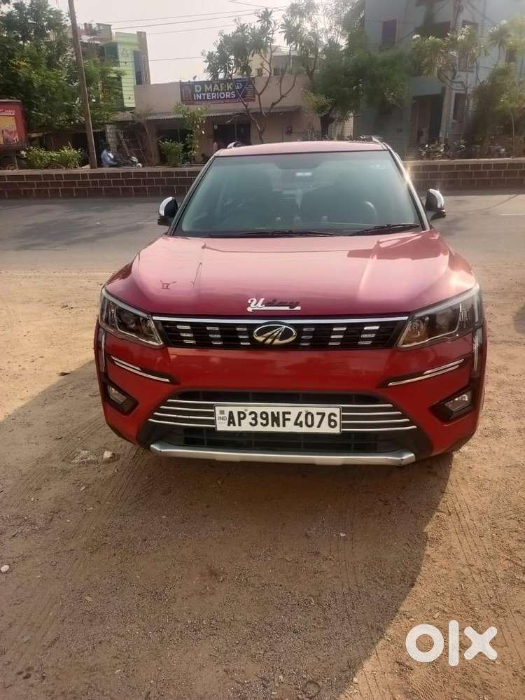 Mahindra Xuv300 W8 2022 Petrol Well Maintained