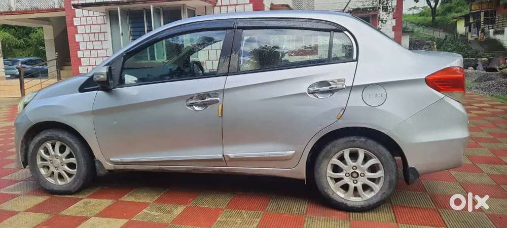 Amaze  2014 Petrol Top Model Good Condition Koi Kam Nahi Ha
