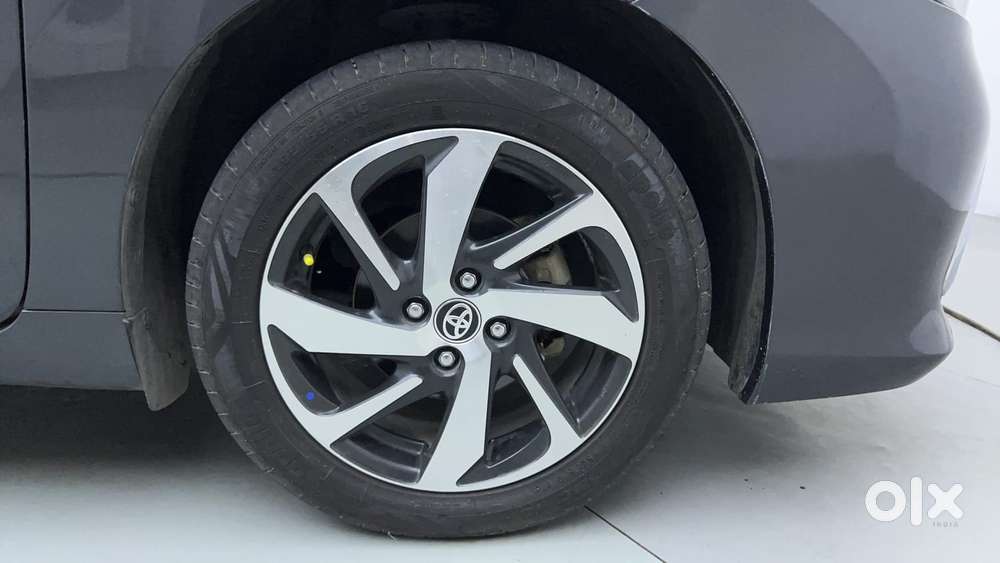 Toyota Glanza 1.2 V Amt, 2023, Petrol