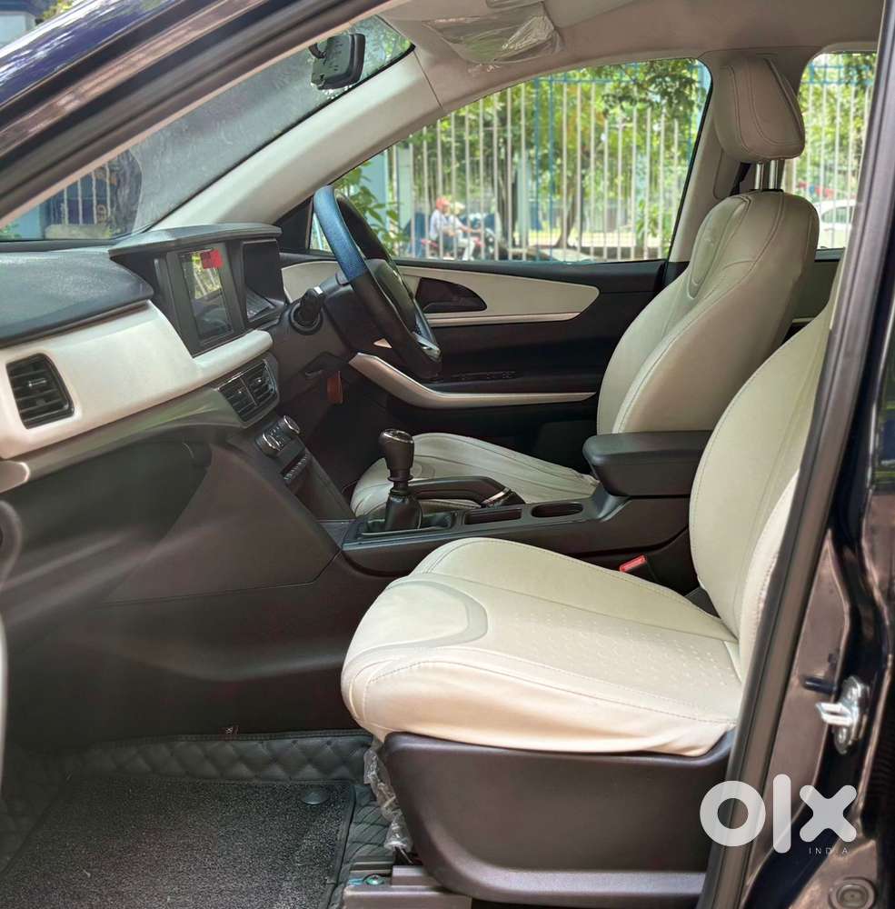Mahindra Xuv700, 2025, Petrol