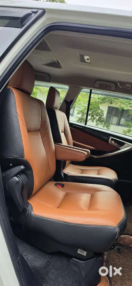 Innova Crysta 2.4 V Mt 2020