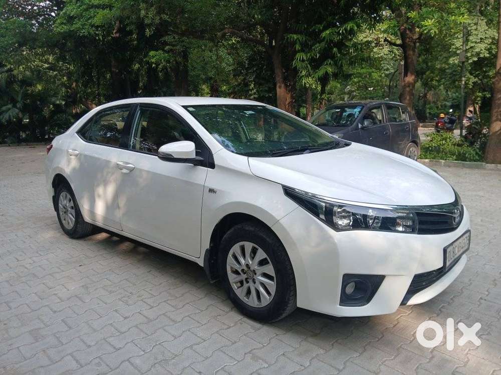 Toyota Corolla Altis 1.8 J, 2015, Petrol