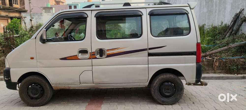 Maruti Suzuki Eeco 8