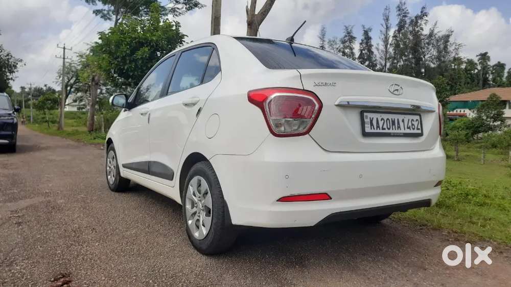 Hyundai Xcent 2015 Lady Driven Excellent Condition