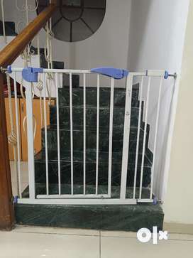 Baby safety best sale gate olx