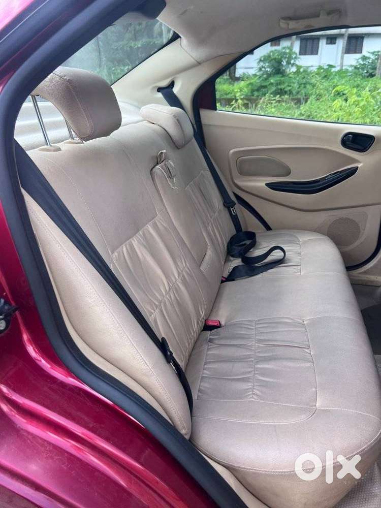 Ford Figo, 2015