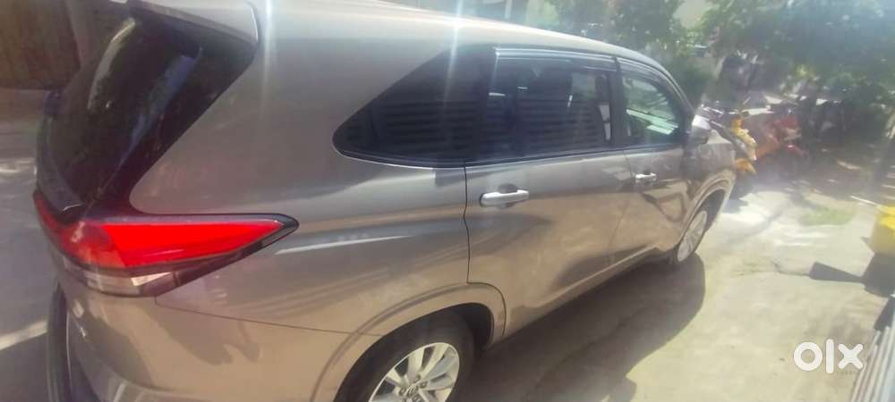 Toyota Innova Hycross 2.0 Vx Hybrid 8 Str, 2025, Petrol