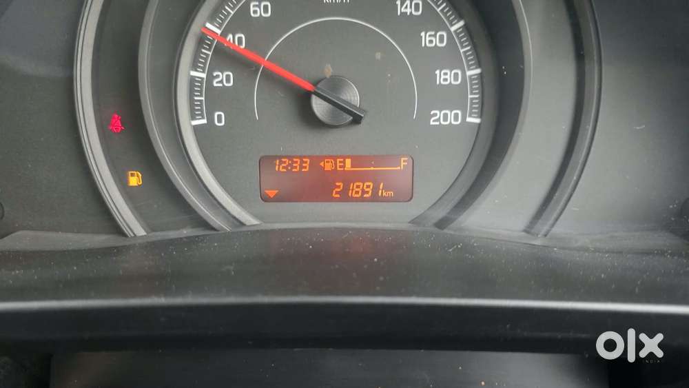 Maruti Suzuki Swift 1.2 Lxi (o), 2023, Petrol