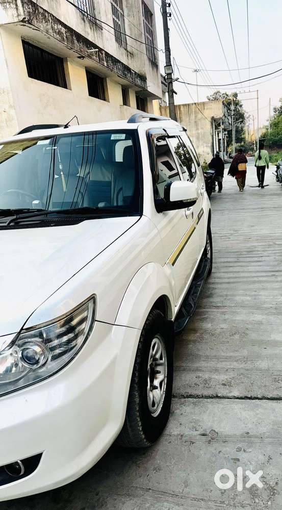 Tata Safari Storme 2012-2015 Explorer Edition, 2015, Diesel