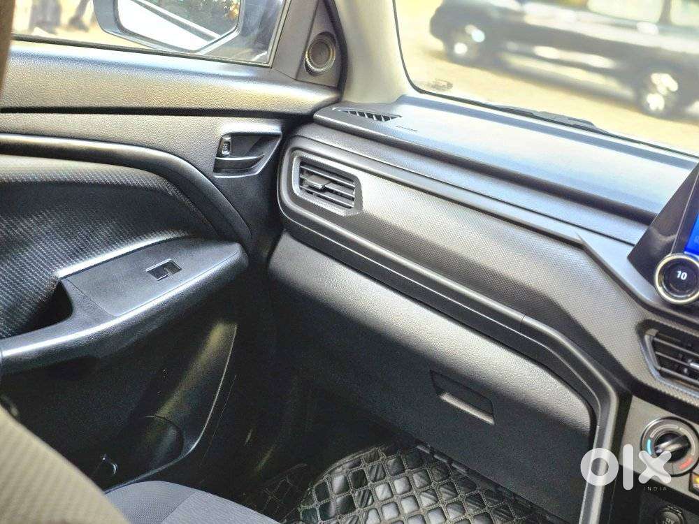 Maruti Suzuki Brezza 1.5 Lxi Smart Hybrid, 2026, Petrol