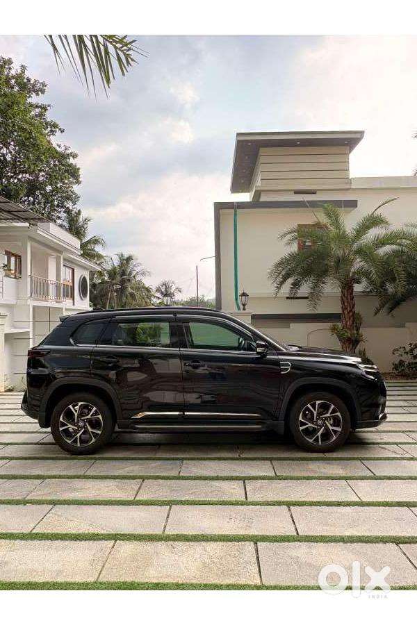 Toyota Urban Cruiser Hyryder 2024 Petrol Well Maintained