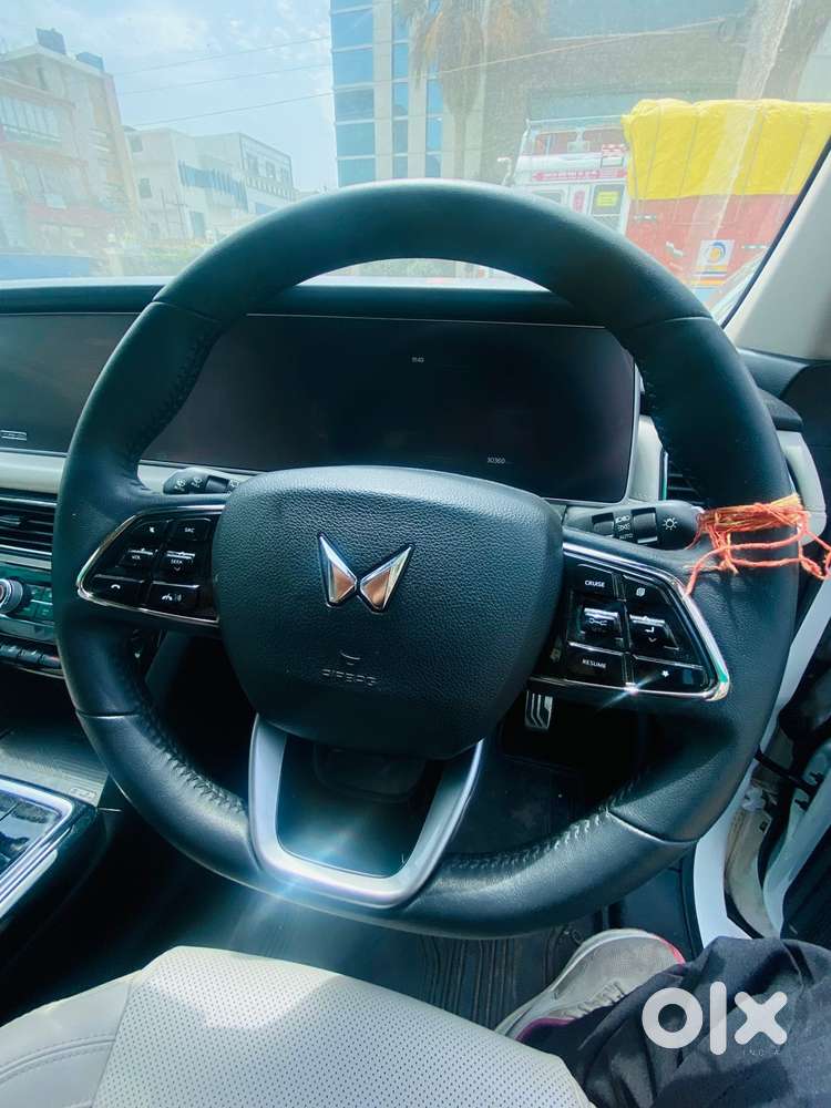 Mahindra Xuv700 2.0 Ax 7 Petrol At Luxury Pack Str, 2024, Petrol