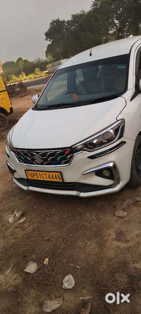 पैसे का अर्जेंट है इसके लिए बेच रहे हैं