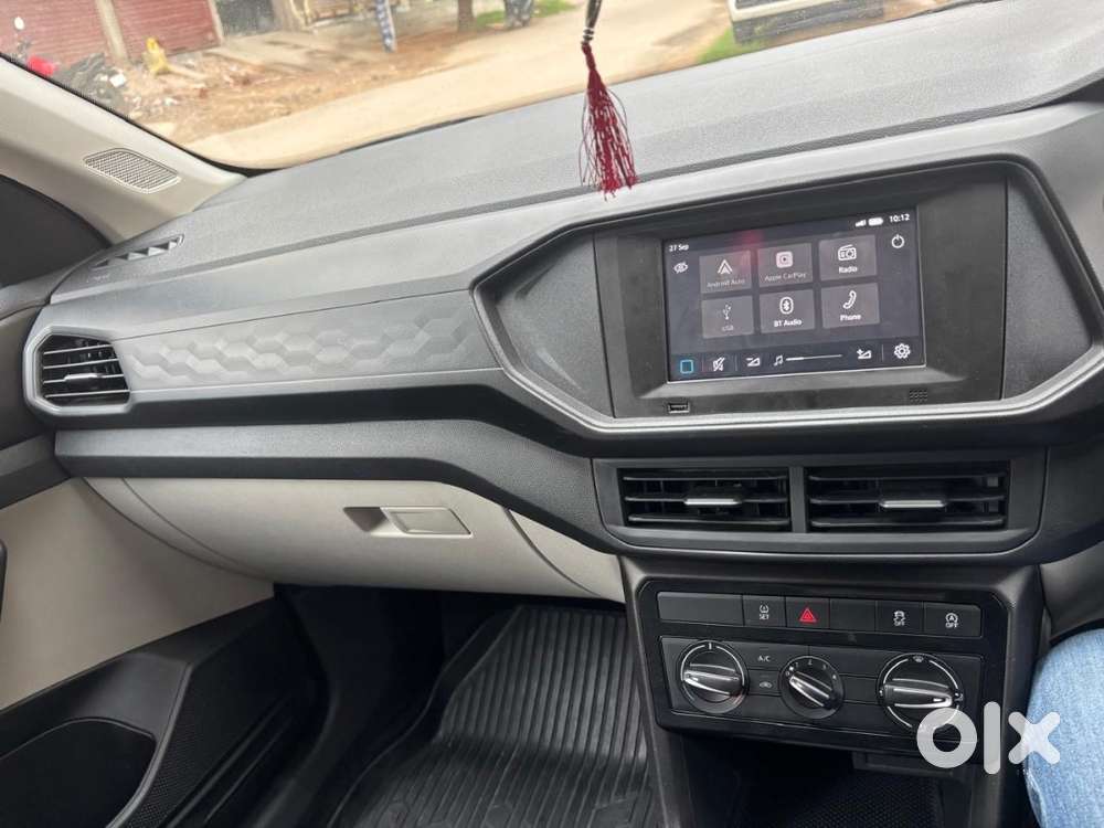 Its Single Hand Driven Car