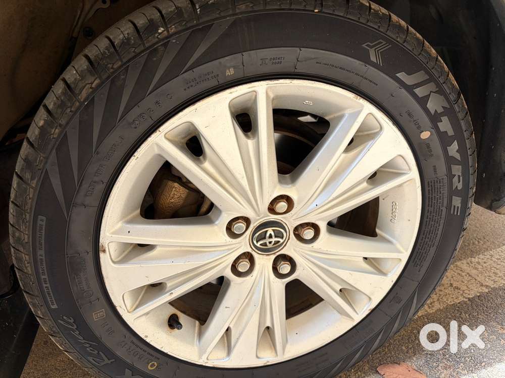 Toyota Innova Crysta 2018 Z Manual Diesel single owner silver colour