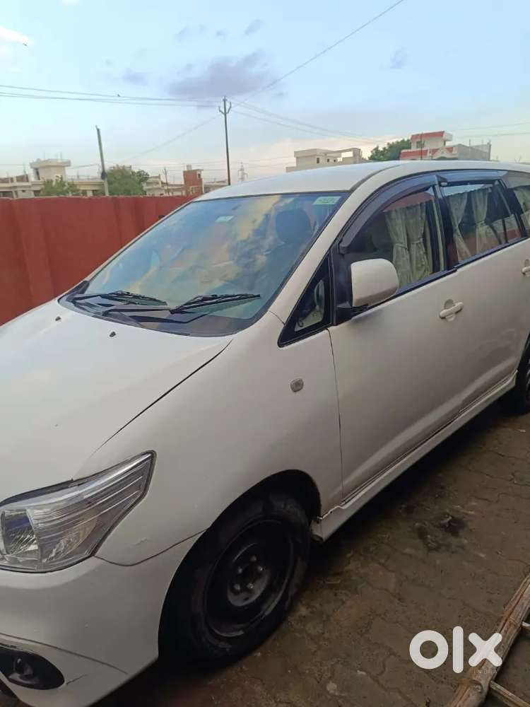 Toyota Innova 2014 Diesel 70000 Km Driven